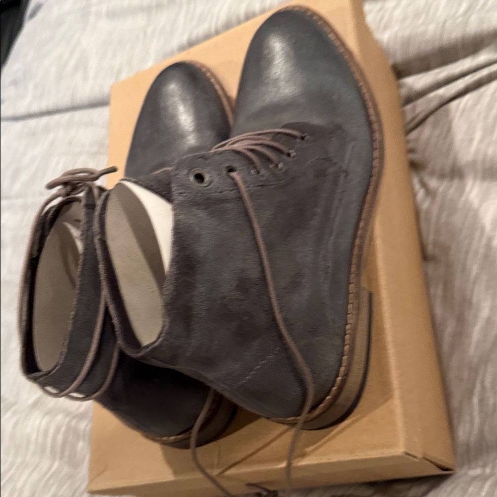 Urban Outfitters Charcoal Chukka Boots - Picture 4 of 5